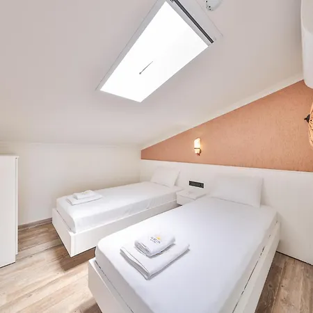 Aurelis Apartment *